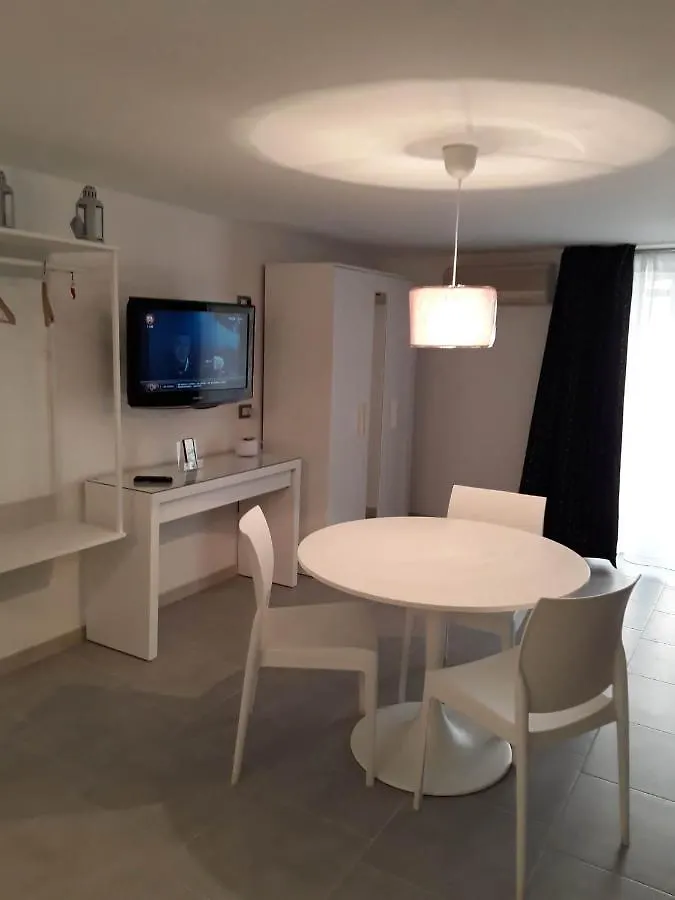 Iris Sweet Home Naples Italy