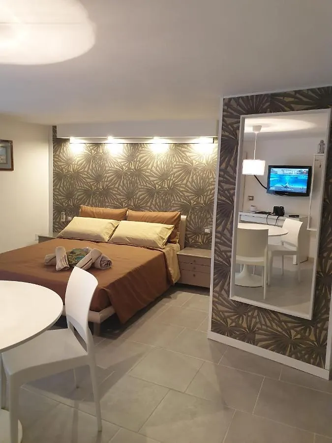 Iris Sweet Home Naples